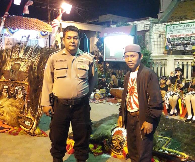 Babinkamtibmas Ujung PAM Acara Pentas Tari Reog Menyambut HUT RI