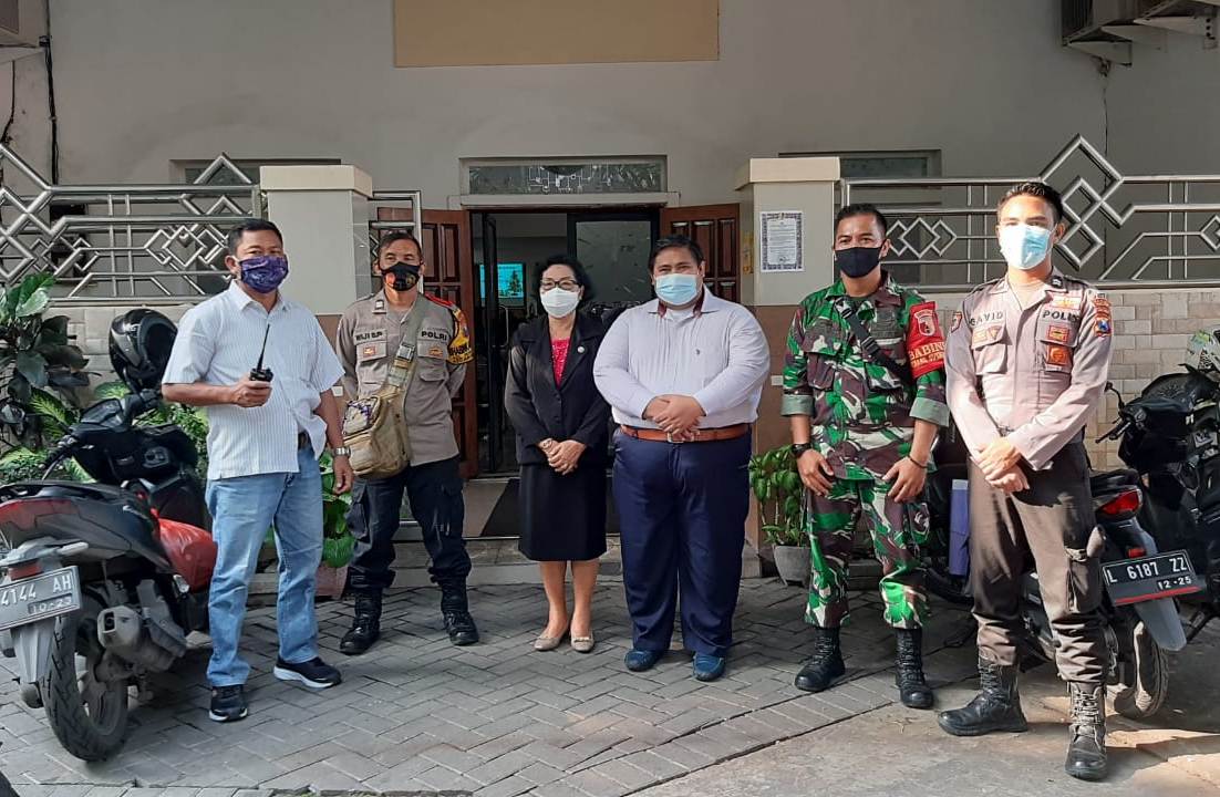 Polsek Krembangan Lakukan Pengamanan Kebaktian Natal di Gereja Sangihe Talaud Bersama Koramil