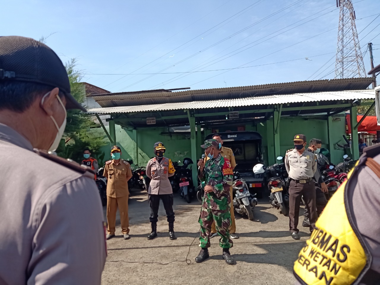 Polsek Kenjeran Bersama Instansi Samping Lakukan Pengamanan Swab Tes di Mako Koramil