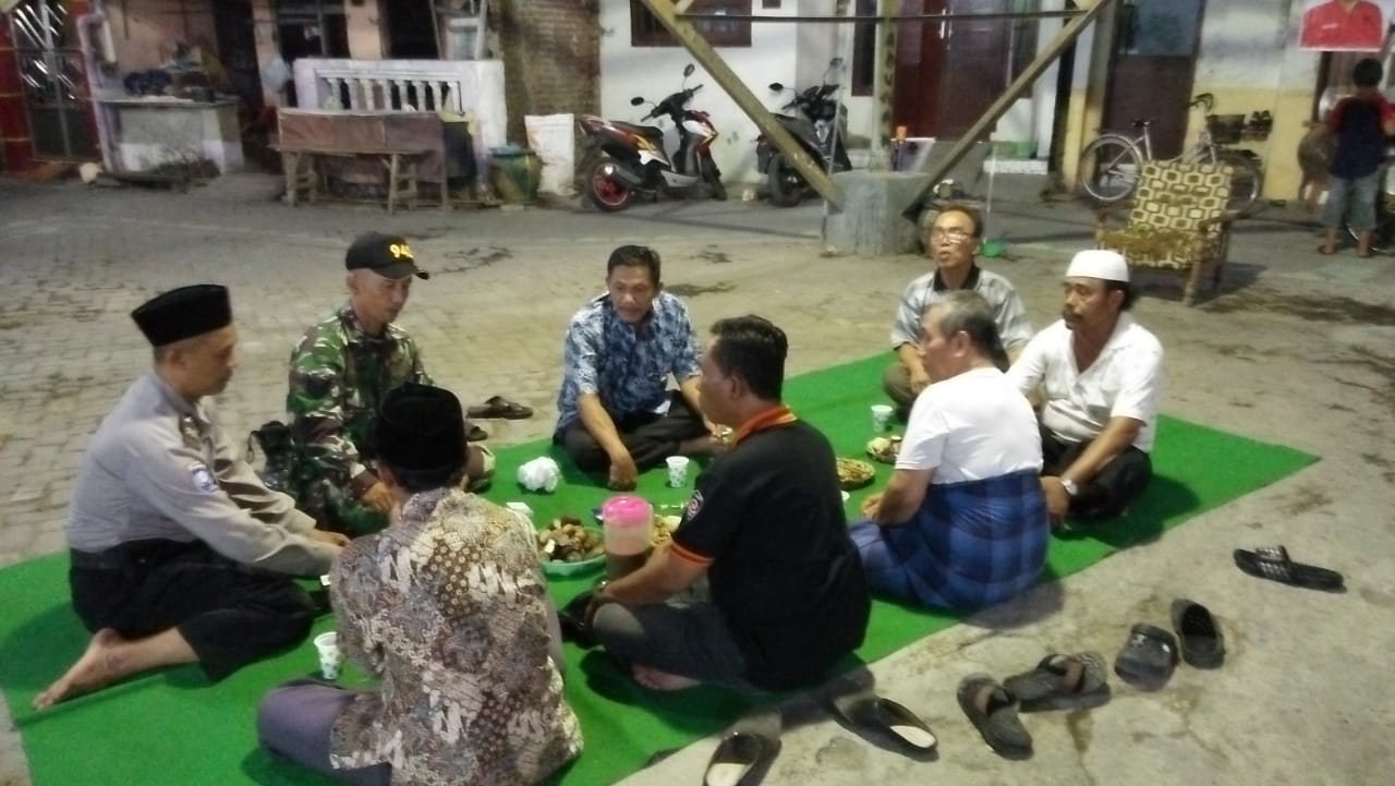 Babinkamtibmas Wonokusumo Sampaikan Ajakan Jaga Kerukunan Sambut Pemilu 2019