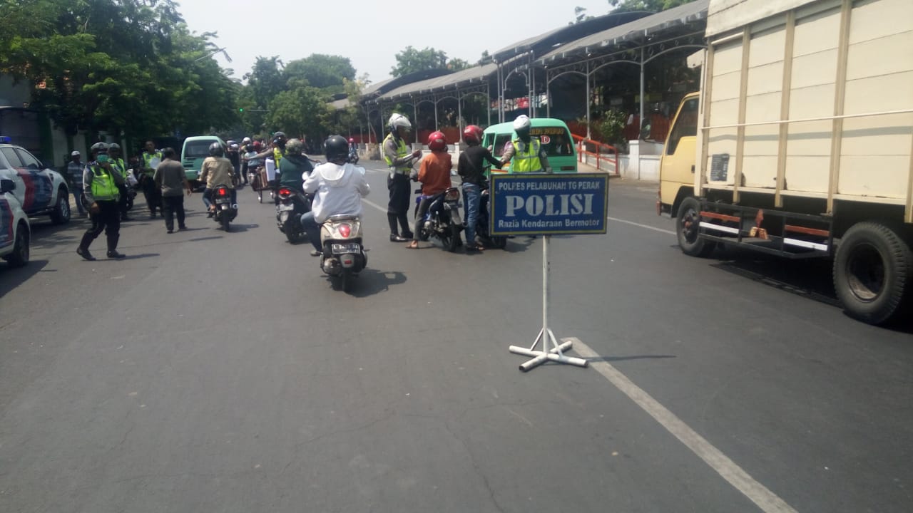 Satlantas Polres Tanjung Perak Gelar Operasi Zebra Dengan Hasil 135 Sanksi Tilang