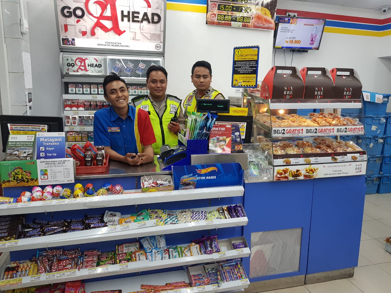 Polsek Semampir Pantau Kemanana Mini Market Melalui Patroli Malam