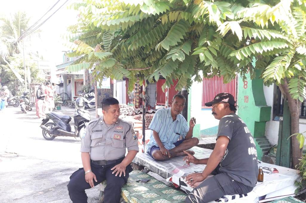 Babinkamtibmas Ujung Sosialisasikan SPKT Door To Door