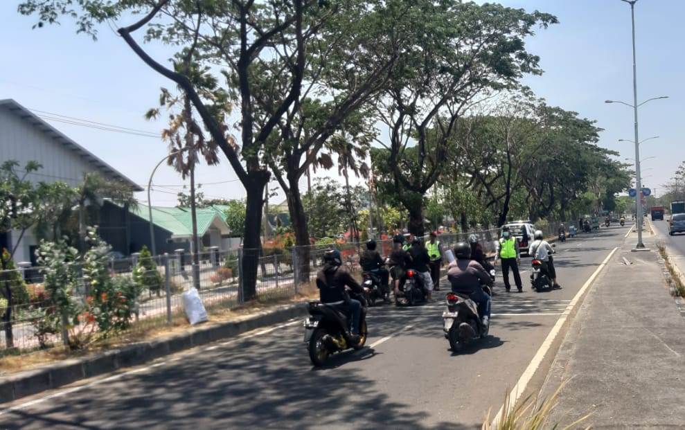 Polsek Kenjeran Berikan Sanksi Tilang 35 Pelanggar Dalam Operasi Zebra Semeru