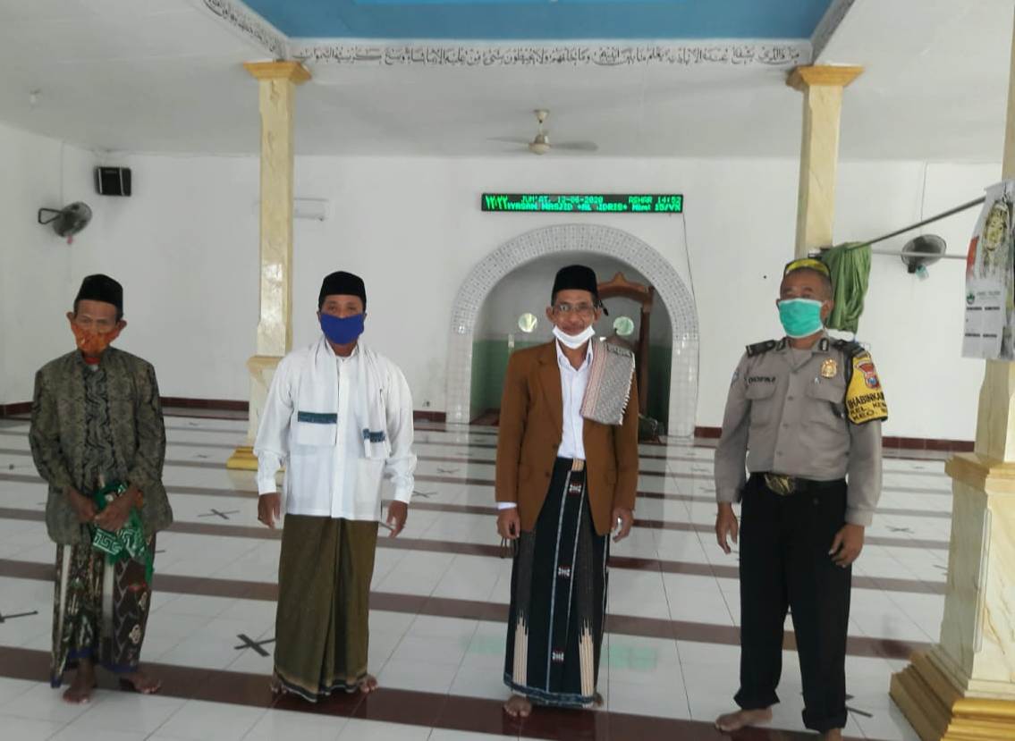 Babinkamtibmas Kenjeran Gelar Jumat Darling, Sampaikan Protokol Pencegahan Covid-19