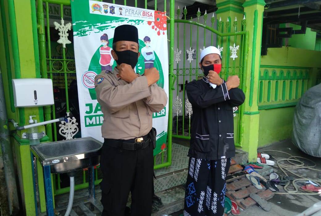 Panit Binmas Polsek Semampir Sambang Ponpes Sunan Giri, Ingatkan Penerapan Protokol Pencegahan Covid-19