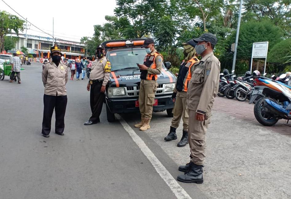 Polsek Kenjeran Gelar Patroli di Taman Suroboyo, Antisipasi 3C & Pantau Prokes
