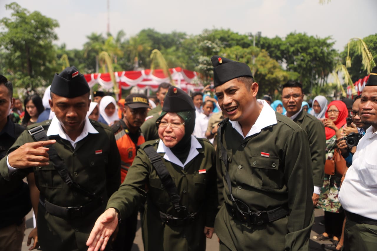 Kapolres Tanjung Perak Ikut Berikan Penghargaan Kepada Warga Berprestasi