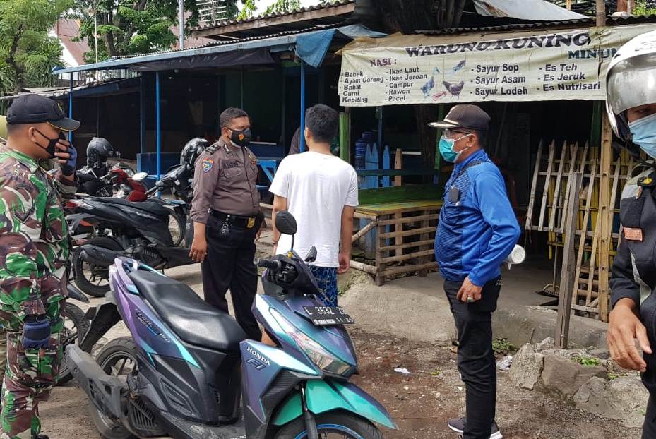 Polsek Pabean Cantikan Lakukan Operasi Penertiban Masker & Sosialisasi Jam Malam