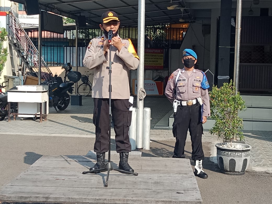 Wakapolres Tanjung Perak Pimpin Apel Pagi, Tekankan Protokol Pencegahan Covid-19 Tetap Dilakukan