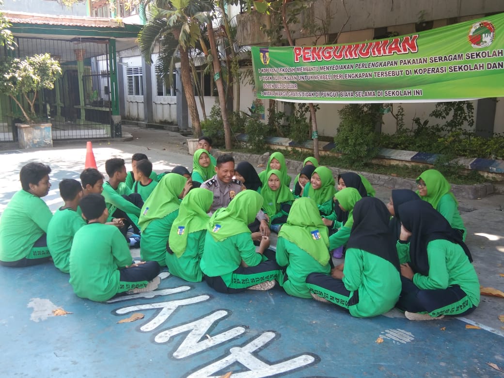 Gelar Rabu Narsis, Babinkamtibmas Takal Kedinding Titip Pesan Jaga Kerukunan