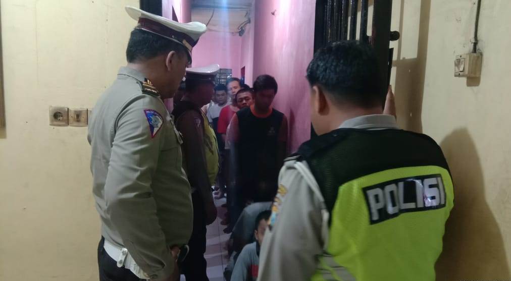 Pantau Kesehatan Tahanan, Polsek Semampir Lakukan Pengecekan Ruang Tahanan
