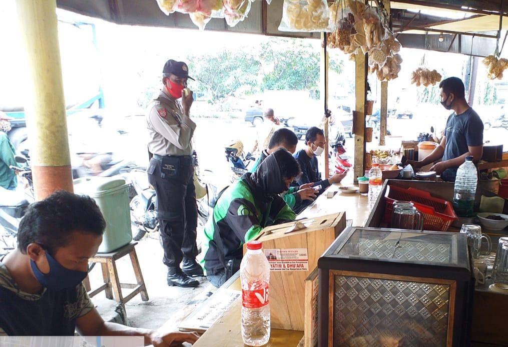 Babinkamtibmas Perak Timur Sampaikan Himbauan Patuh Protokol Kesehatan