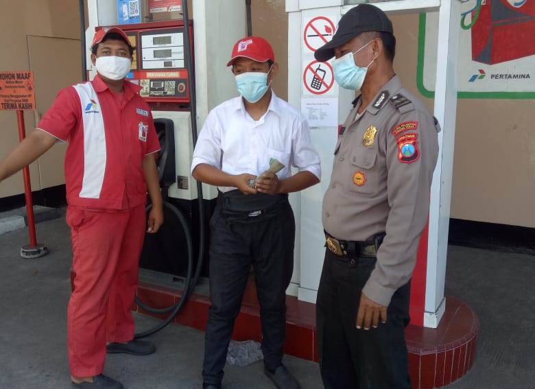 Personil Polsek Asemrowo Lakukan Patroli Rutin, Jaga Kamtibmas Tetap Kondusif