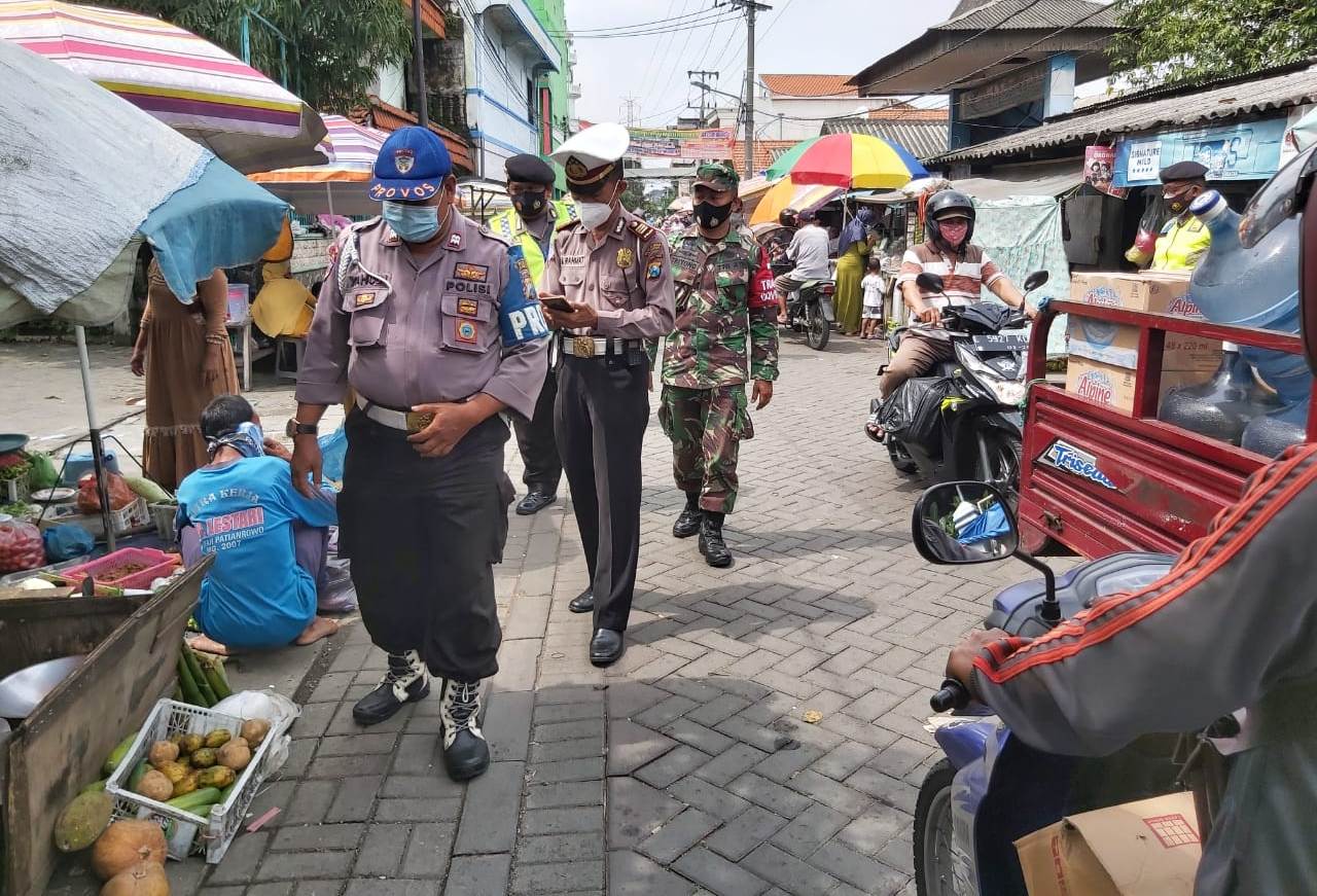 Polsek Krembangan Terus Lakukan Operasi Masker, Stop Penyebaran Covid-19