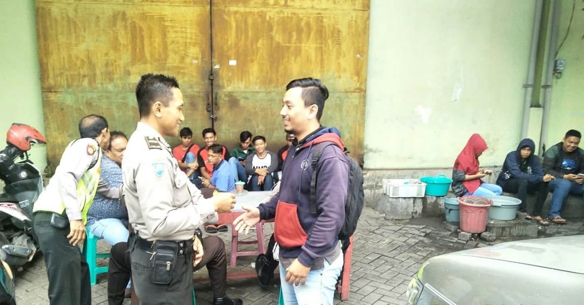 Polsek Asemrowo Kawal Unjuk Rasa Karyawan PT Star Cosmos