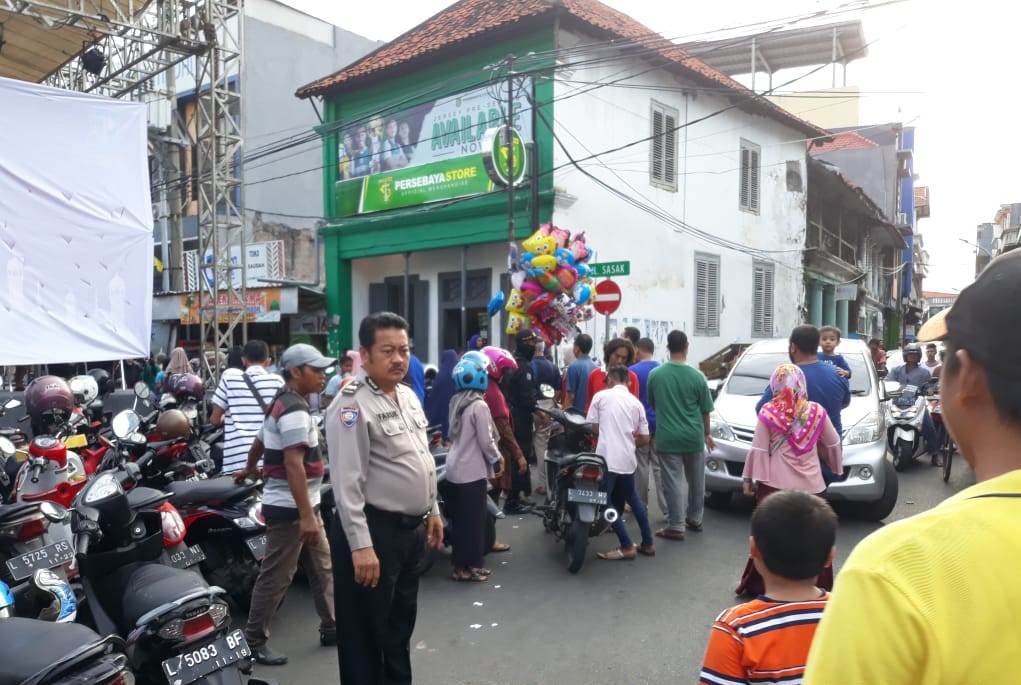 Babinkamtibmas Ampel Ikut Amankan Festival Kuliner