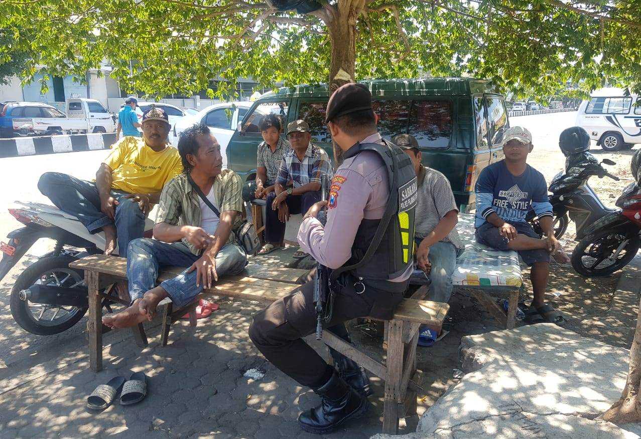 Satsabhara Polres Tanjung Perak Pantau Keamanan Terminal Ujung Melalui Patroli Rutin