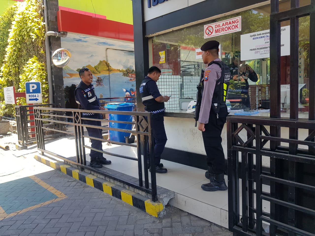 Satsabhara Polres Tanjung Perak Gelar Patroli Rutin, Jaga Keamanan Obyek Vital