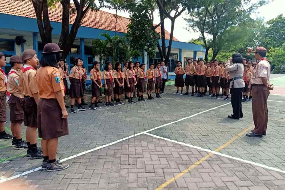 Panit Binmas Polsek Krembangan Binluh Kenakalan Remaja di SMP Santo Mikael