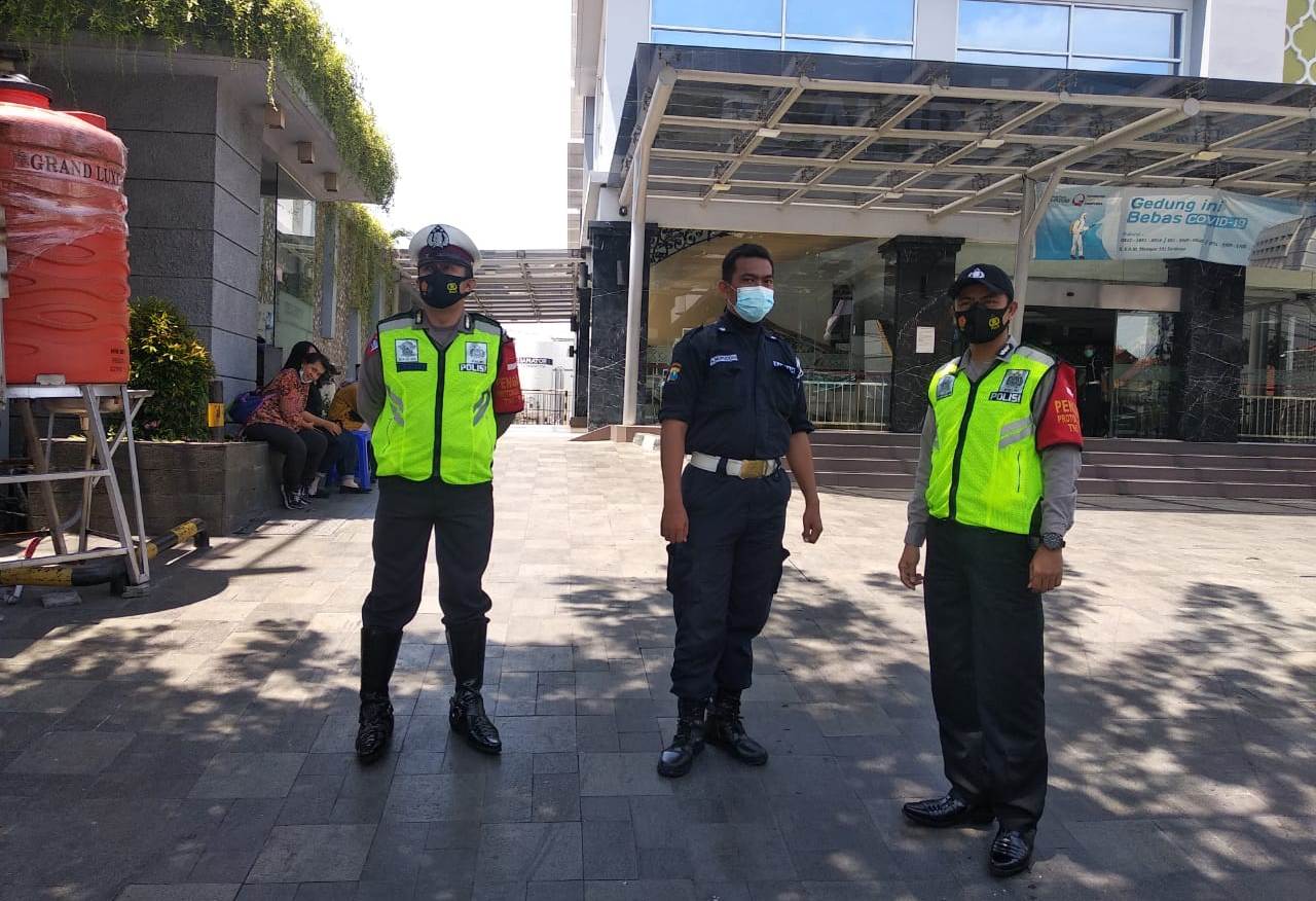 Polsek Pabean Cantikan Patroli Rumah Sakit Al Irsyad, Cegah Pengambilan Paksa Jasad Pasien Covid-19