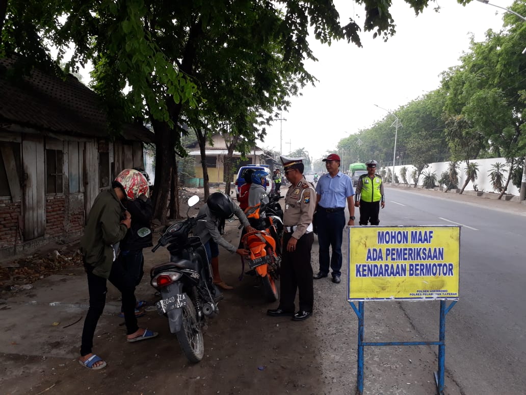 Gelar Operasi Multi Sasaran, Polsek Asemrowo Jaring 14 Pelanggar Lalu Lintas