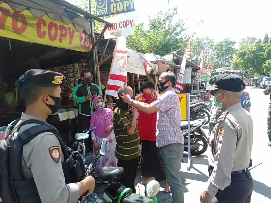 Polres Tanjung Perak Gelar Operasi Penertiban Masker Bareng Personil Kodim Surabaya Utara