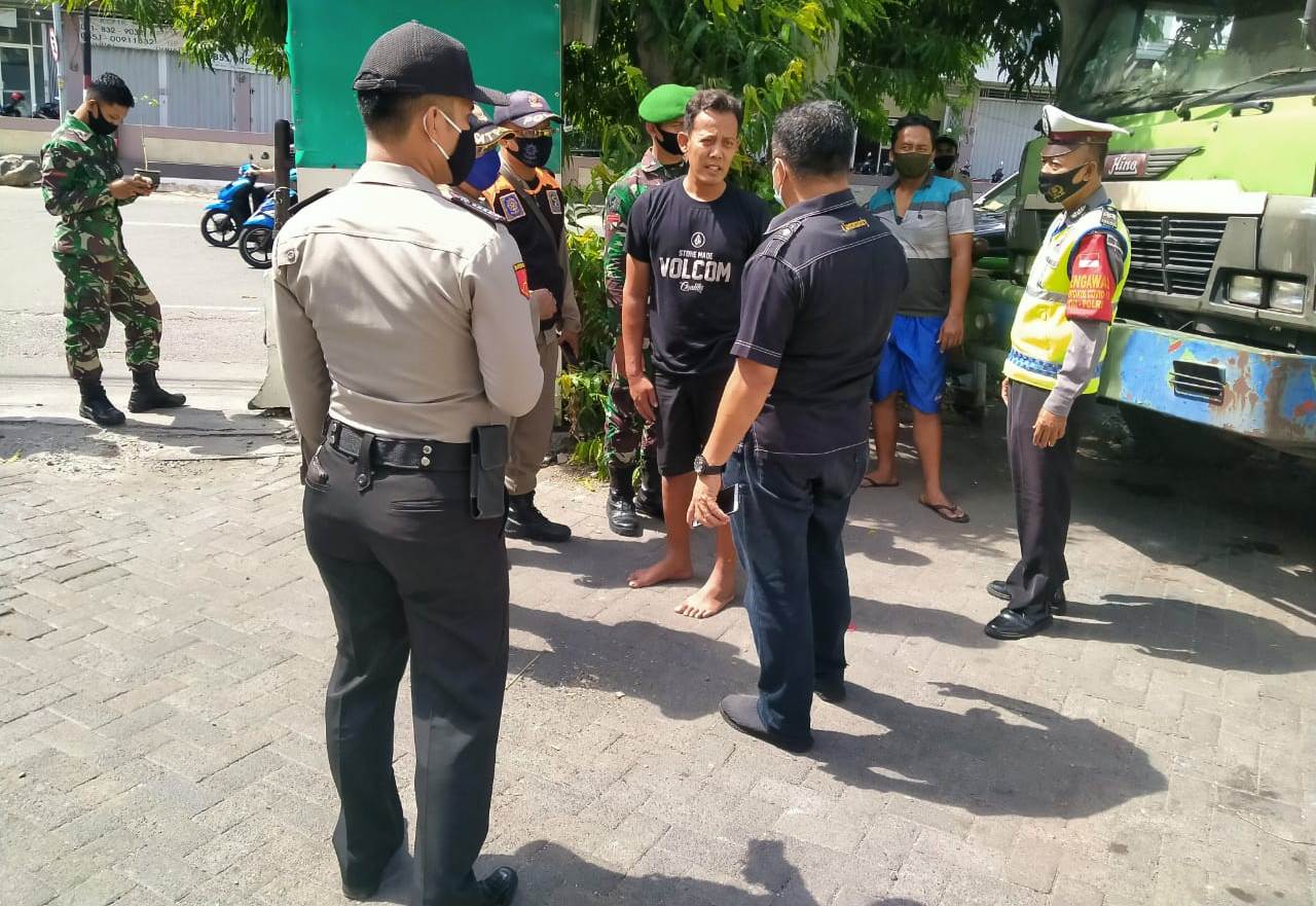 Gelar Operasi Penertiban Masker, Polsek Pabean Cantikan Tekan Penyebaran Covid-19