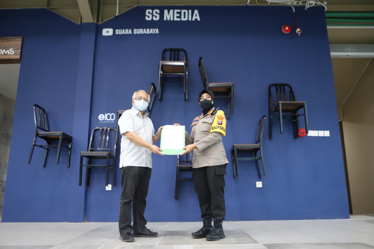 Kapolres Tanjung Perak Tandatangani MoU Kerjasama Bidang Pemberitaan Dengan Pimpinan Radio SS