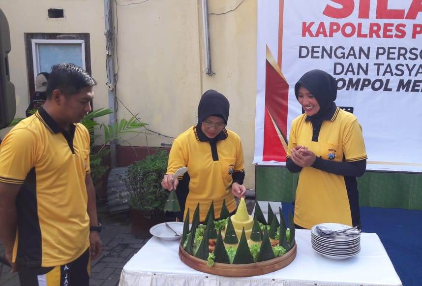 Kapolres Tanjung Perak Ikut Rayakan Tasyakuran Kapolsek Pabean Cantikan