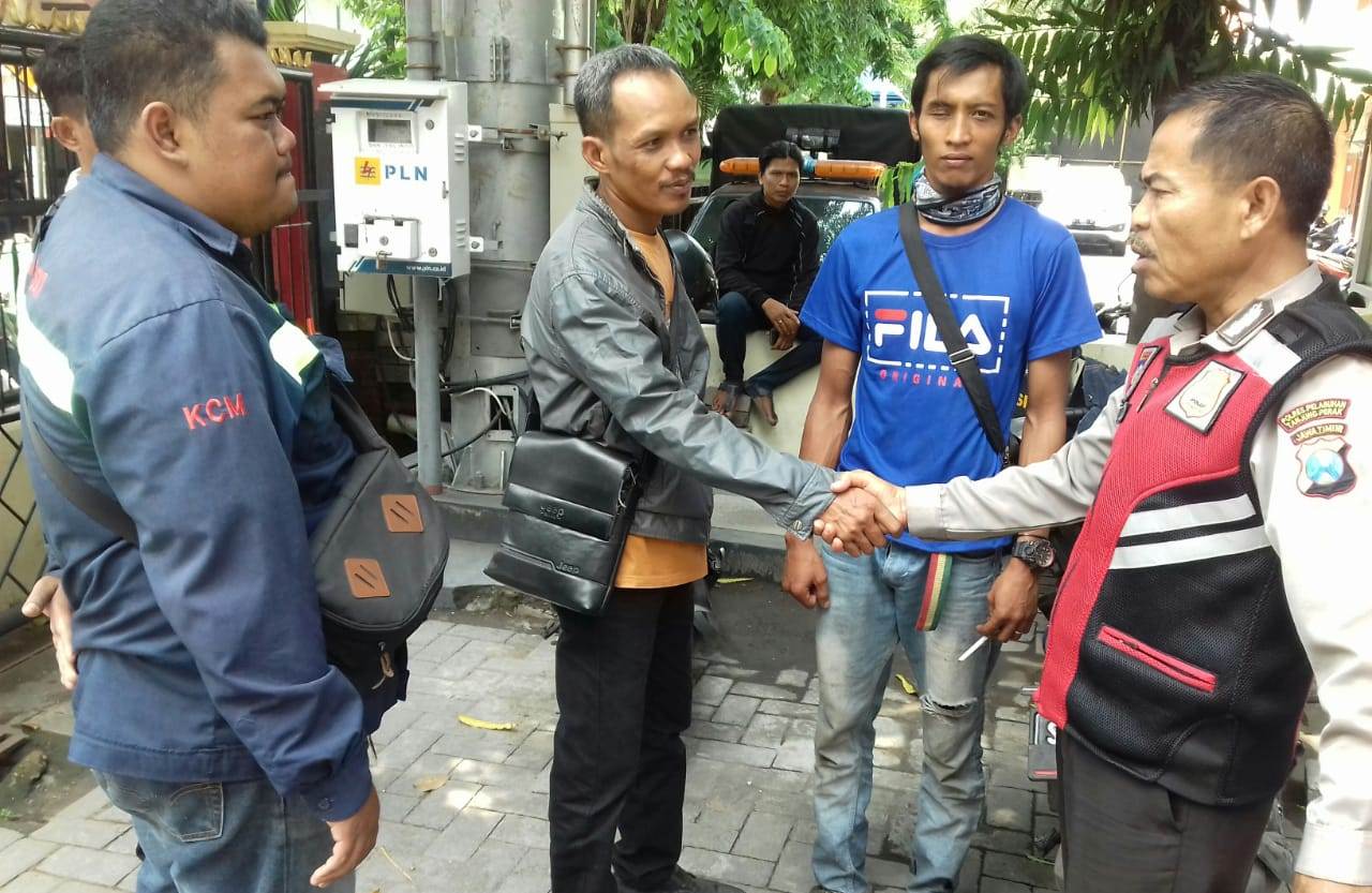 Babinkamtibmas Tambak Sarioso Sampaikan Ajakan Dukung Pemilu Damai