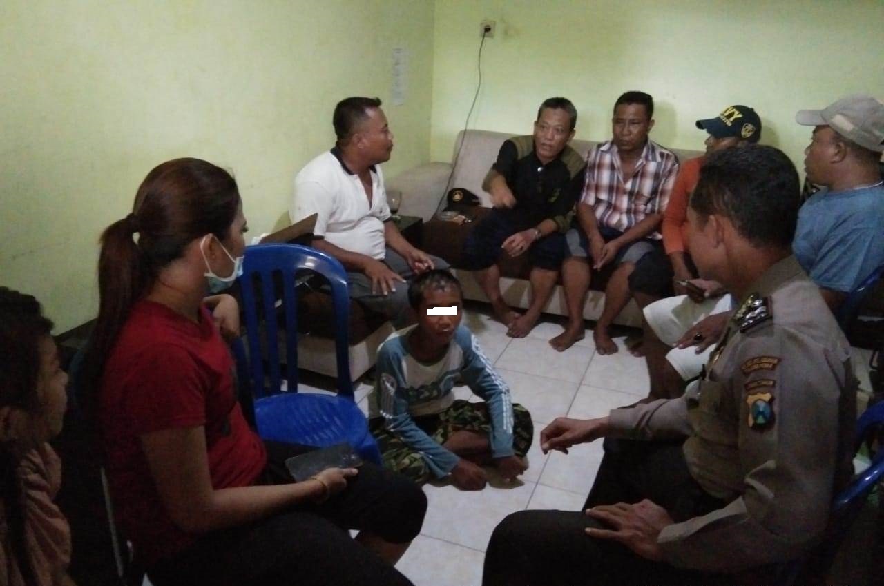 Babinkamtibmas Takal Kedinding Selesaikan Kasus Pencurian HP Secara Kekeluargaan