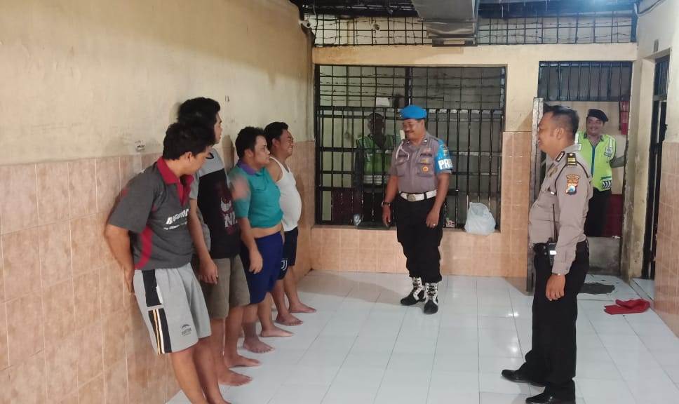 Polsek Krembangan Lakukan Pengecekan Rutin, Antisipasi Tahanan Sakit