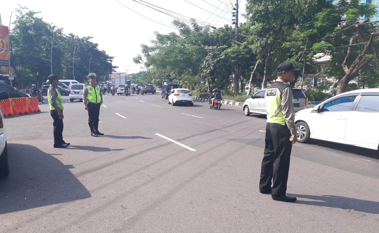 Polsek Pabean Cantikan Atur Lalu Lintas Sore, Cegah Kemacetan