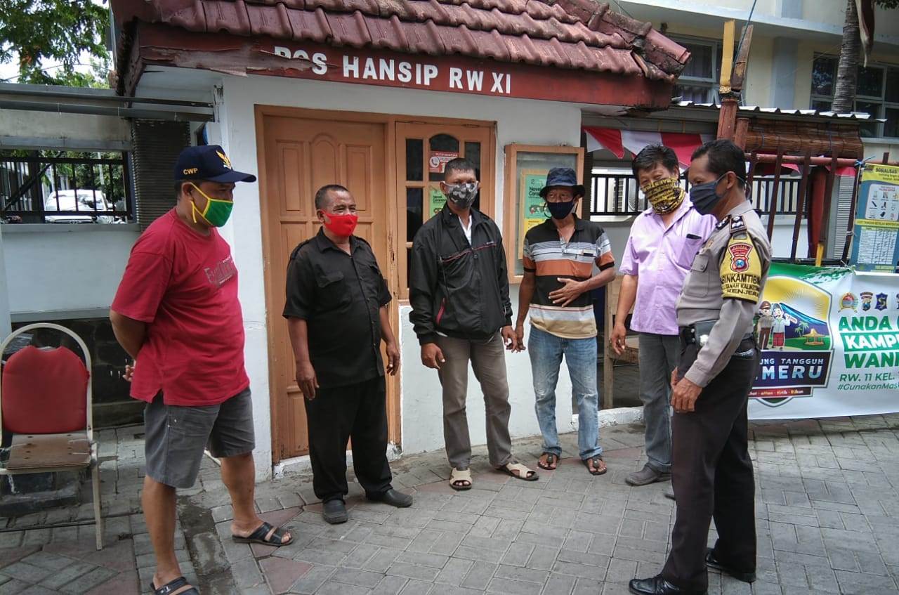 Babinkamtibmas Takal Kedinding Sosialisasikan Pentingnya 3M Ke Warga Kampung Tangguh