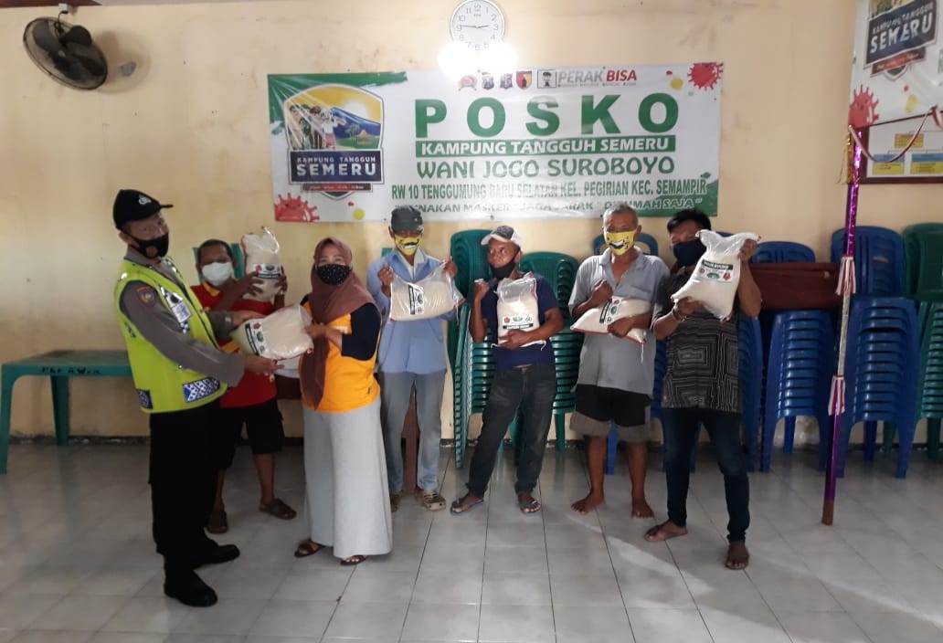 Babinkamtibmas Pegirian Salurkan Bantuan Sembako Dari Polres Pelabuhan Tanjung Perak