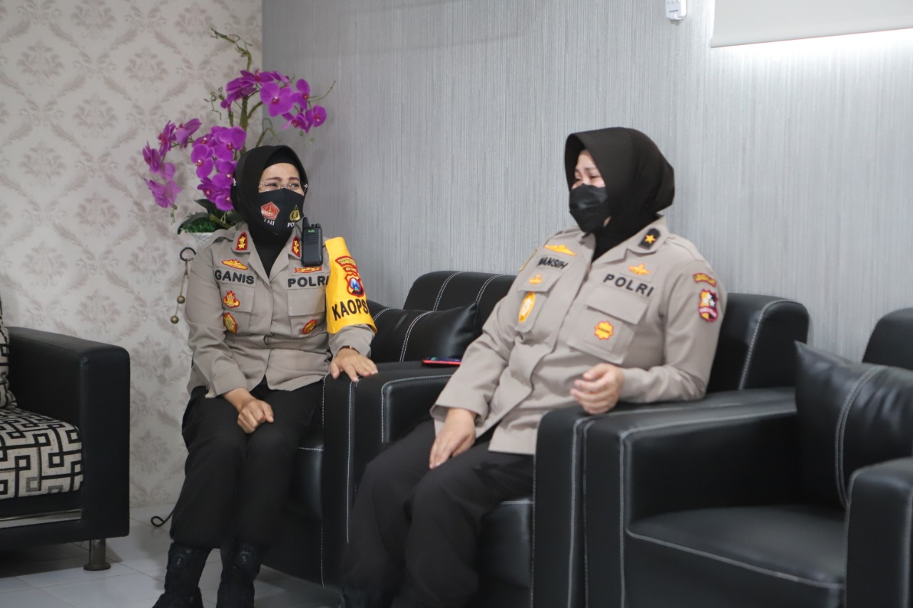 Kapolres Pelabuhan Tanjung Perak Sambut Kunjungan Silaturahmi Brigjen Pol Juansih