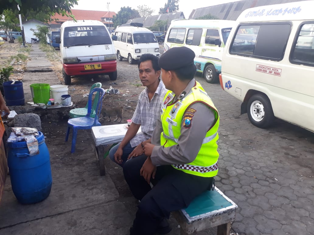 Satsabhara Polres Tanjung Perak Patroli Dialogis ke Terminal Ujung