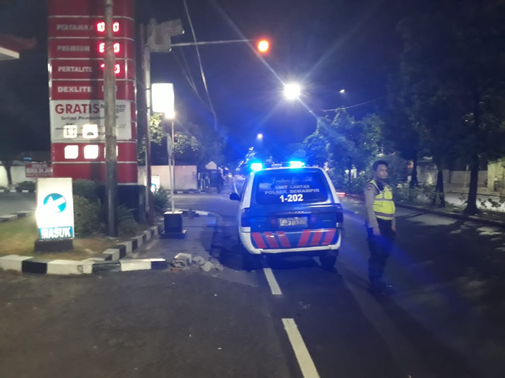Polsek Semampir Patroli SPBU, Sampaikan Himbauan Waspada 3 C & Uang Palsu
