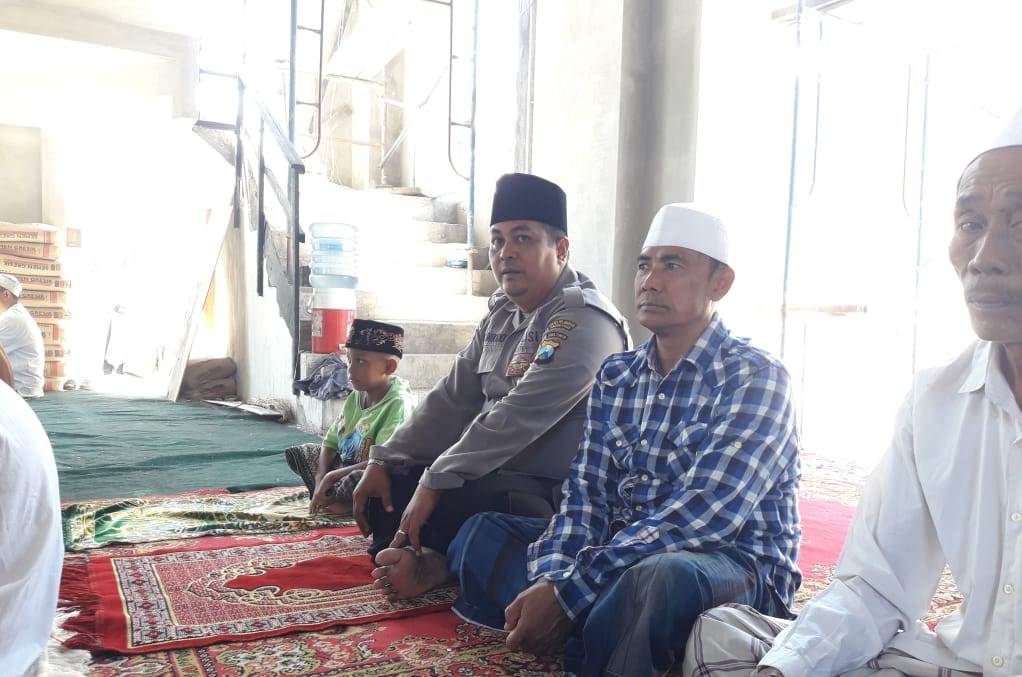 Babinkamtibmas Ujung Sampaikan Pesan Kerukunan Antar Umat Beragama Dalam Jumat Darling