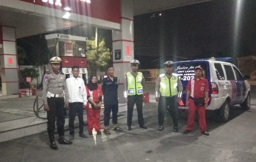 Jaga Keamanan Wilayah, Polsek Asemrowo Rutin Patroli Malam