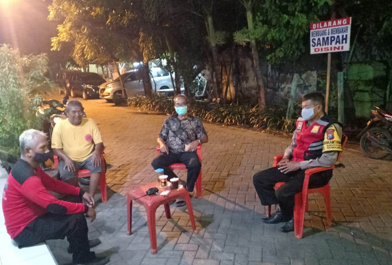 Babinkamtibmas Polsek Semampir Gelar Patroli Malam di Pemukiman, Antisipasi 3C