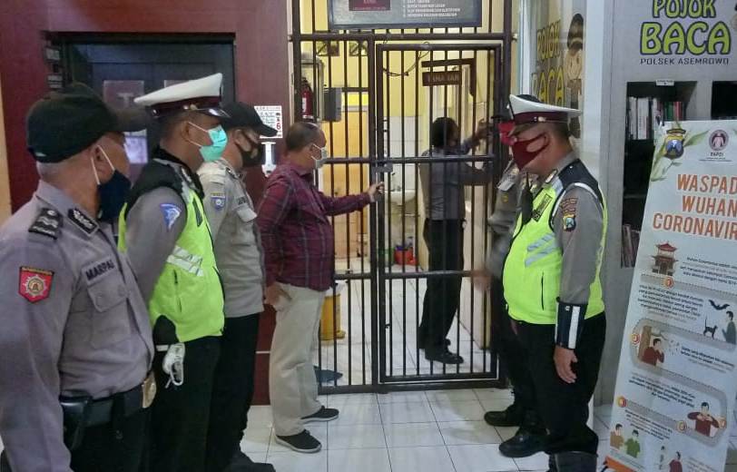 Cegah Penyelundupan Barang Terlarang, Polsek Asemrowo Lakukan Pengecekan Pagi & Malam