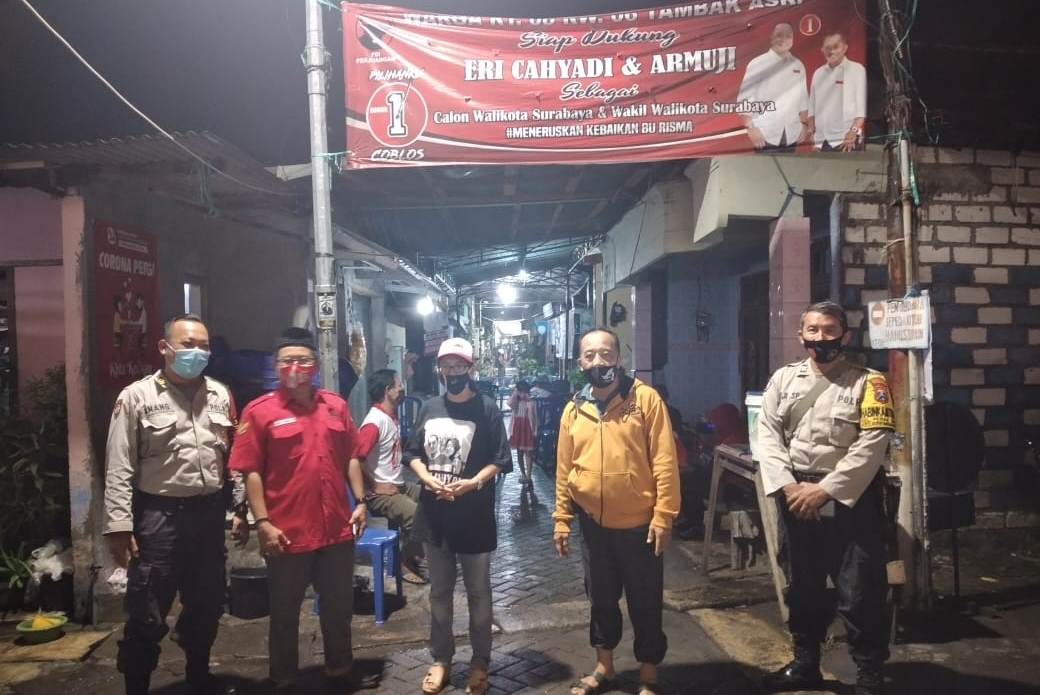 Personil Polsek Krembangan Kawal Pelaksanaan Kampanye Cawali di Kelurahan Morokrembangan