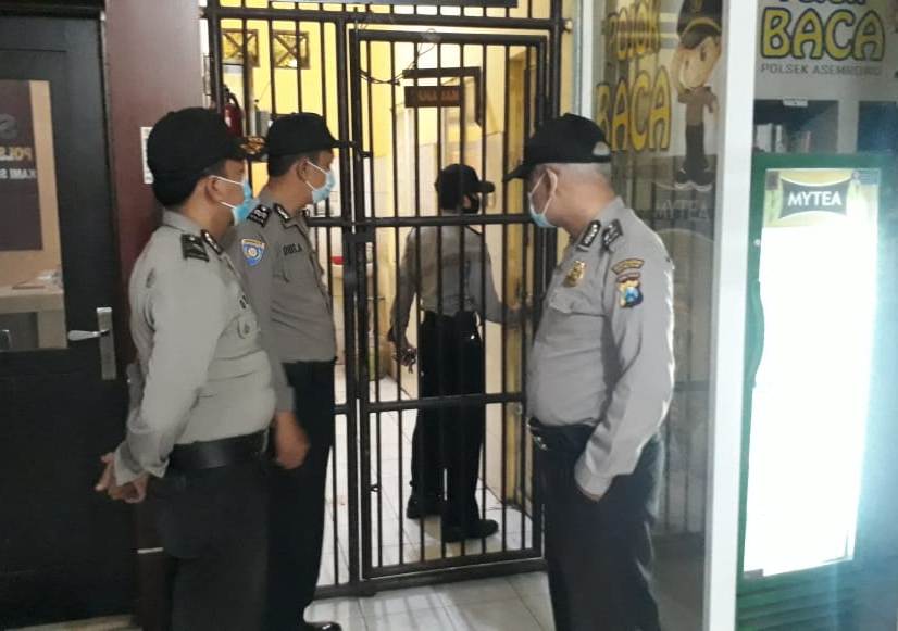 Antisipasi Penyelundupan Barang Terlarang, Polsek Asemrowo Cek Tahanan