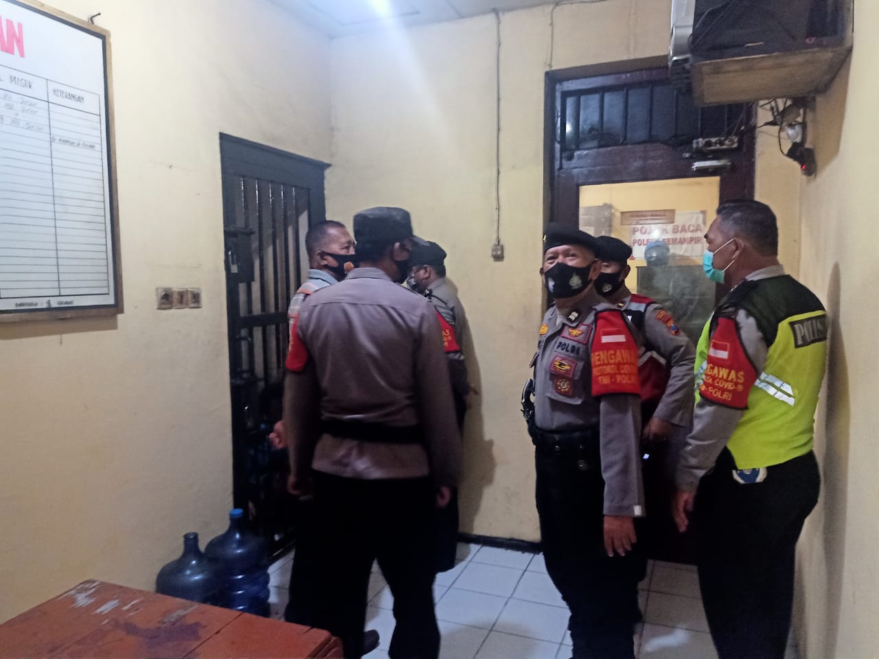 Pastikan Tahanan Sehat, Polsek Semampir Lakukan Pengecekan Rutin Pagi & Malam