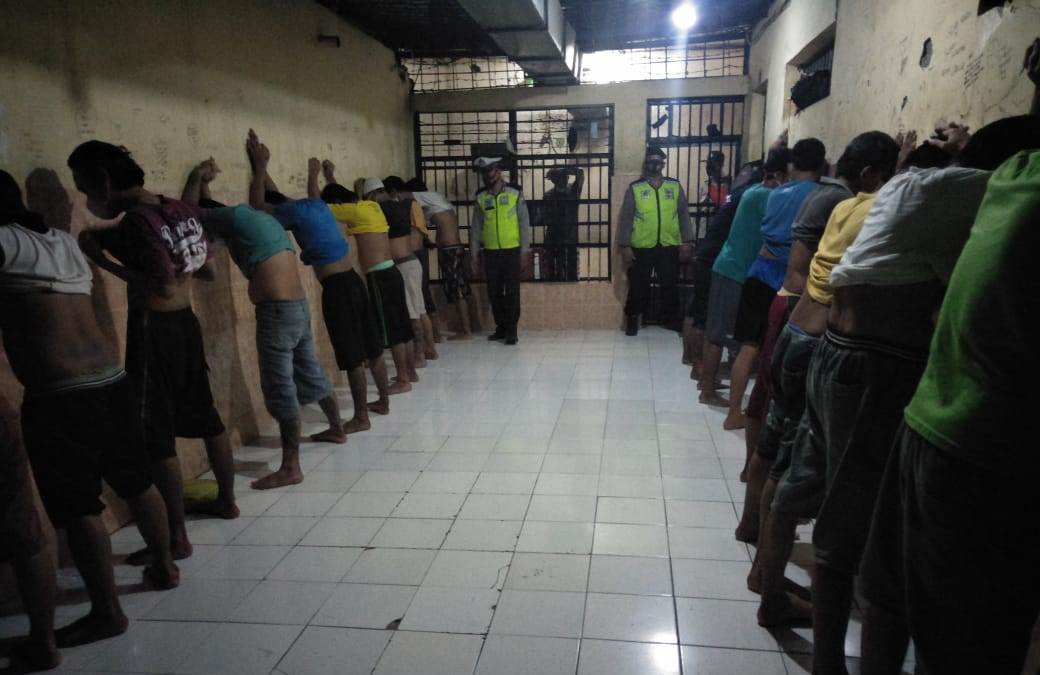 Polsek Krembangan Cegah Tahanan Kabur Dengan Rutin Lakukan Pengecekan