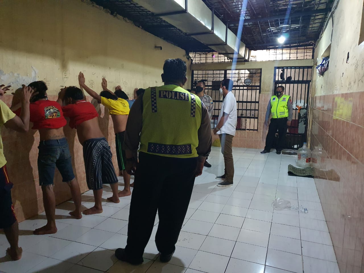 Antisipasi Tahanan Sakit, Polsek Krembangan Gelar Pengecekan Setiap Pagi & Malam