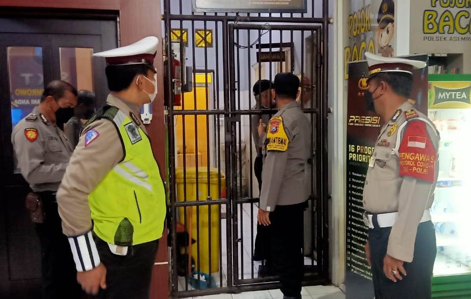 Polsek Asemrowo Laksanakan Pengecekan Rutin Ruang Tahanan Setiap Pagi & Malam, Antisipasi Tahanan Sakit