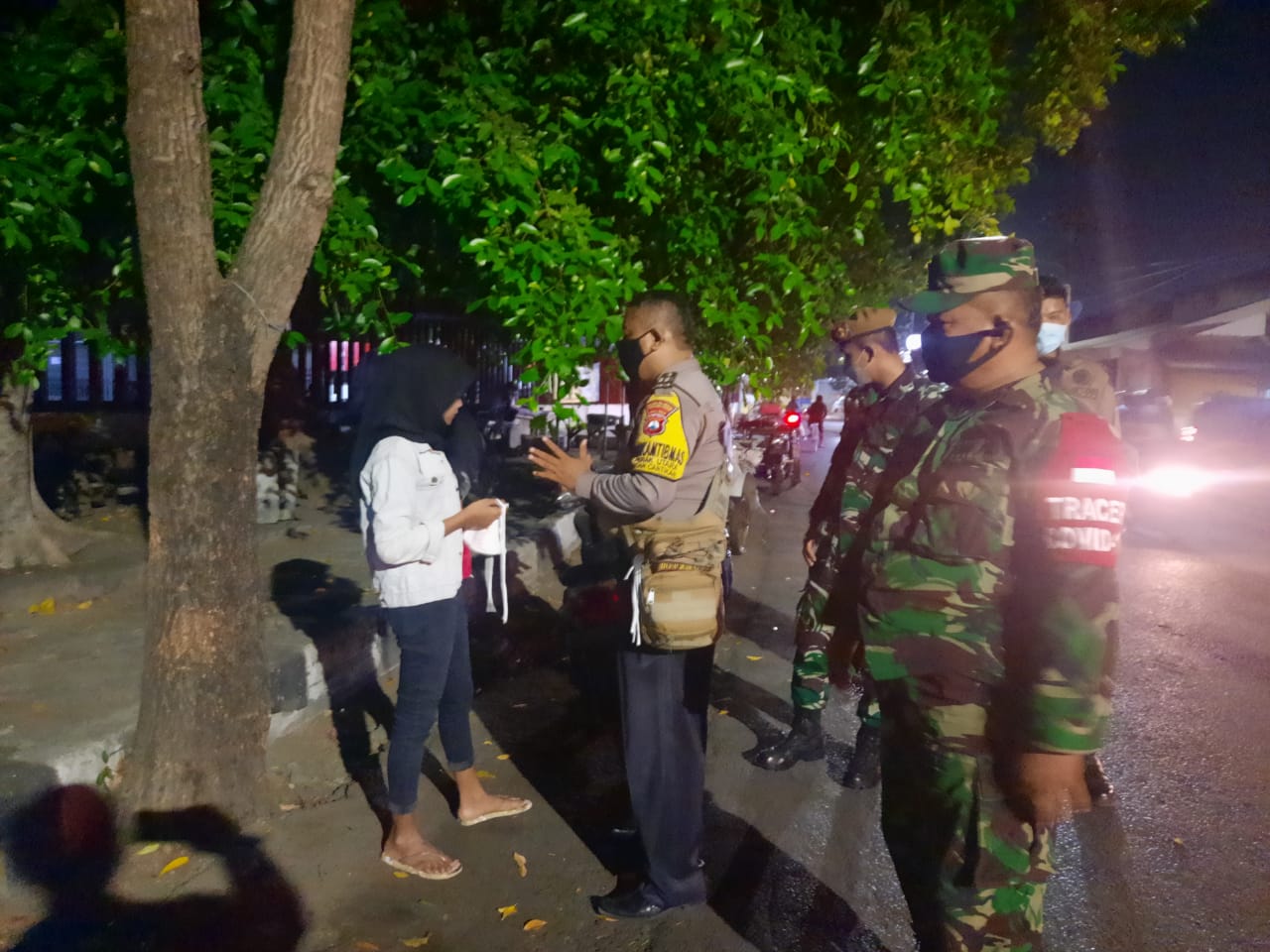 Polsek Pabean Cantikan Bersama Personil Gabungan Gelar Operasi Penertiban Masker, Amankan 6 Pengguna Jalan